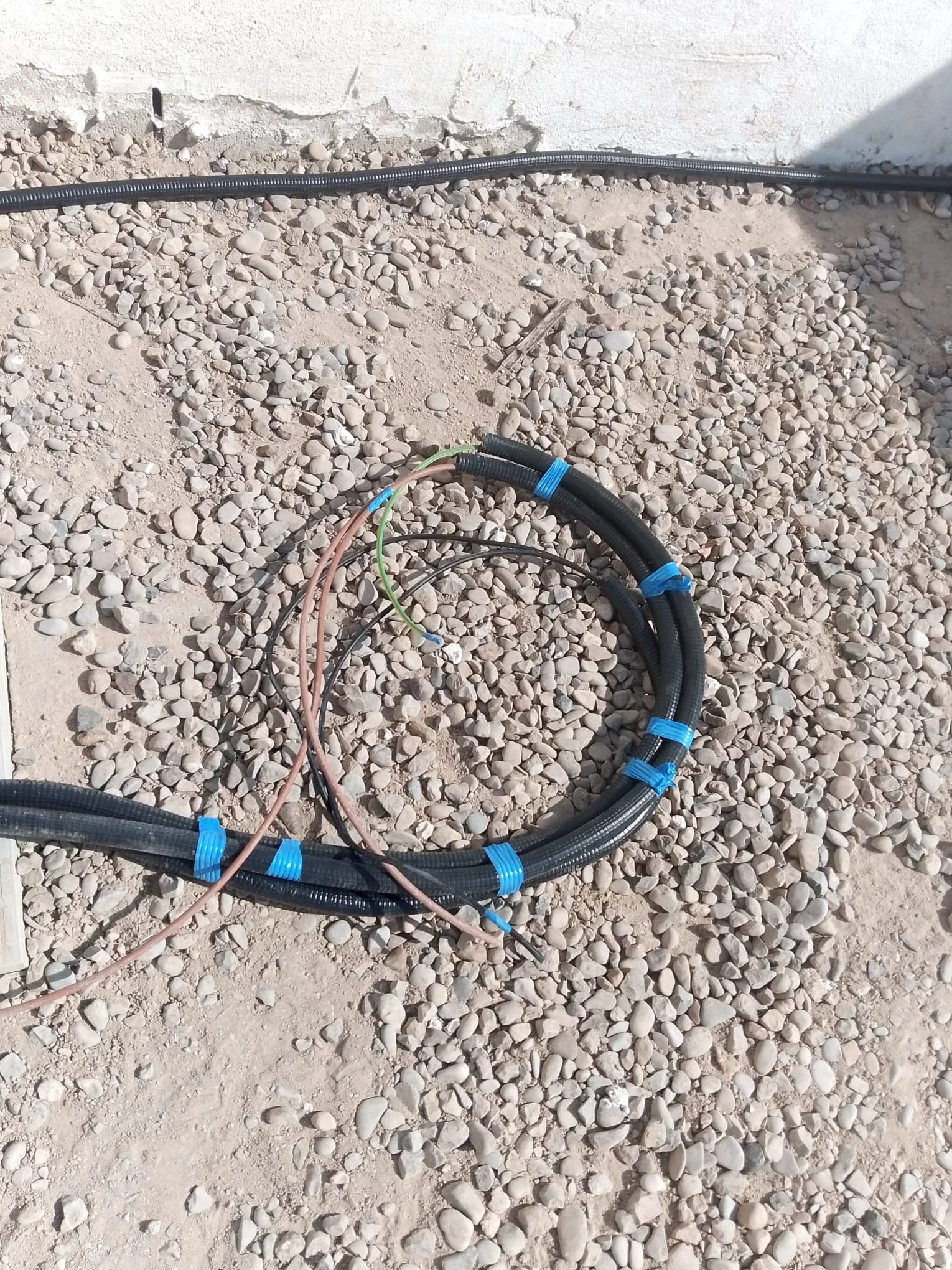 Electricista de OTERO ENERGÍA trabajando en Puerto Real